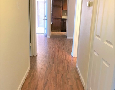 10555 Turtlewood Court - Photo Thumbnail 5