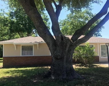 10614 Edgar Street - Photo Thumbnail 1