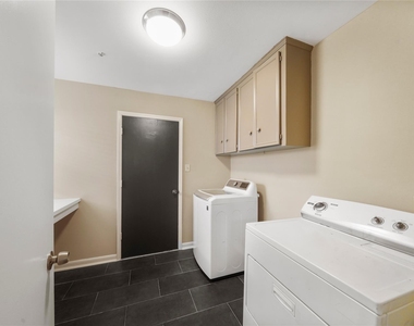 12719 Ashford Chase Drive - Photo Thumbnail 14