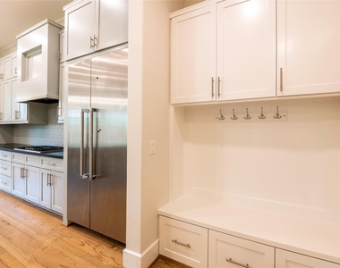 1507 Martin Street - Photo Thumbnail 9