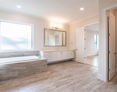 1507 Martin Street - Photo Thumbnail 26