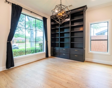 1507 Martin Street - Photo Thumbnail 19