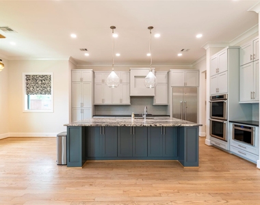 1507 Martin Street - Photo Thumbnail 5