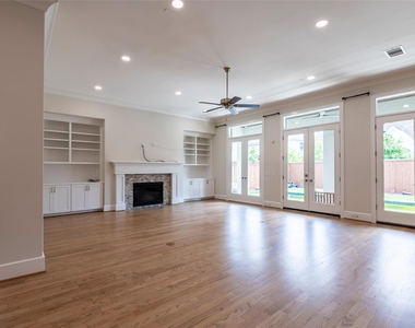 1507 Martin Street - Photo Thumbnail 13