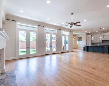 1507 Martin Street - Photo Thumbnail 14