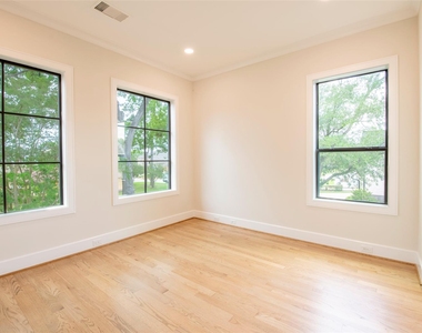 1507 Martin Street - Photo Thumbnail 37