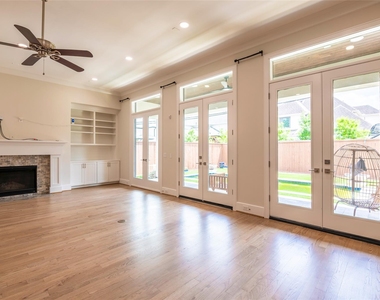 1507 Martin Street - Photo Thumbnail 17