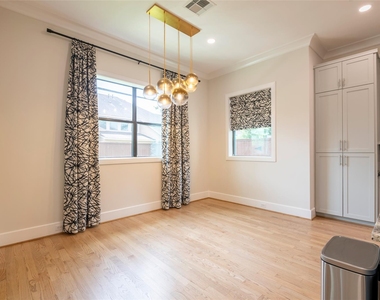 1507 Martin Street - Photo Thumbnail 12