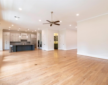 1507 Martin Street - Photo Thumbnail 15