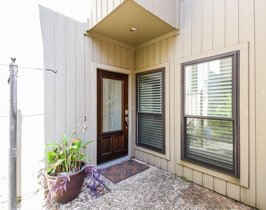 9400 Doliver Drive - Photo Thumbnail 5