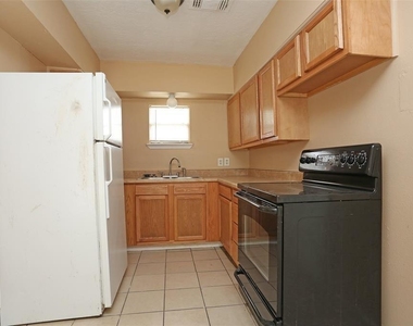 2460 W Shane Street - Photo Thumbnail 3