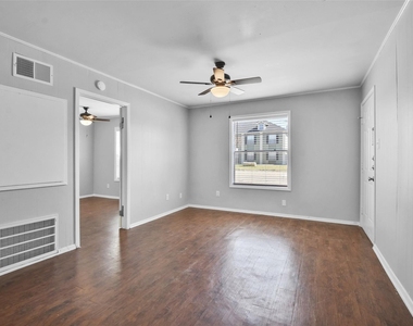 1511 Broadmoor Drive - Photo Thumbnail 1