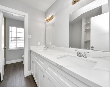 15423 Ridingwood Drive - Photo Thumbnail 31