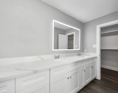 15423 Ridingwood Drive - Photo Thumbnail 30