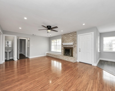 15423 Ridingwood Drive - Photo Thumbnail 10