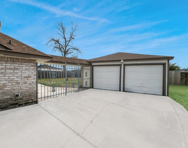 15423 Ridingwood Drive - Photo Thumbnail 36