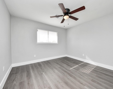 15423 Ridingwood Drive - Photo Thumbnail 24