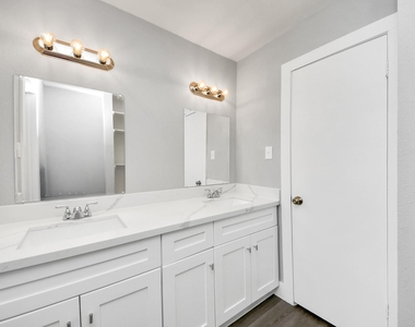 15423 Ridingwood Drive - Photo Thumbnail 33