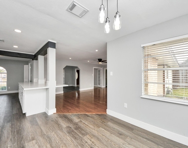15423 Ridingwood Drive - Photo Thumbnail 13