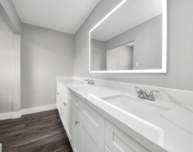 15423 Ridingwood Drive - Photo Thumbnail 28