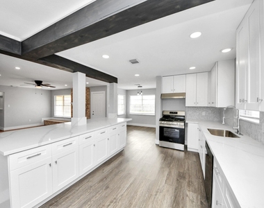 15423 Ridingwood Drive - Photo Thumbnail 16