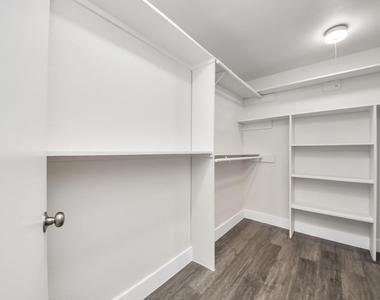 15423 Ridingwood Drive - Photo Thumbnail 27