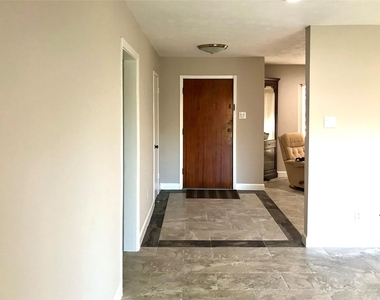 5470 Carew Street - Photo Thumbnail 11