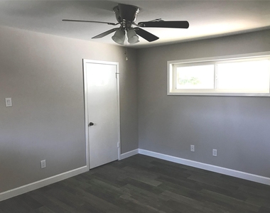 5470 Carew Street - Photo Thumbnail 15