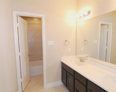 5607 S Denham Ridge Lane - Photo Thumbnail 31