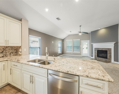 13715 Cypresswood Crossing Boulevard - Photo Thumbnail 9