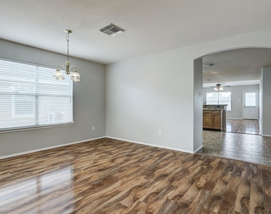 223 Sunset Colony Drive - Photo Thumbnail 4