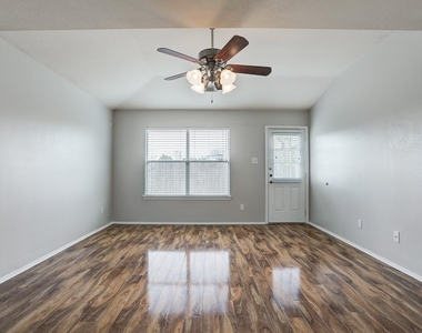223 Sunset Colony Drive - Photo Thumbnail 7