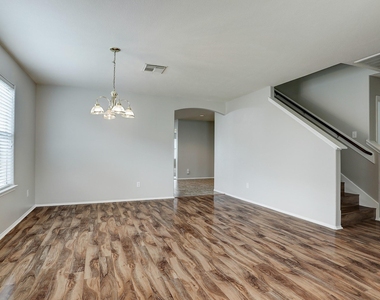 223 Sunset Colony Drive - Photo Thumbnail 2