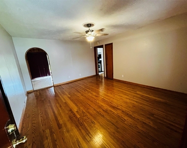 13421 Utica Street - Photo Thumbnail 8