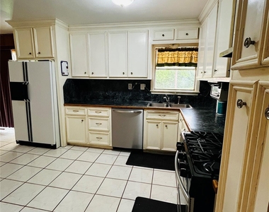 13421 Utica Street - Photo Thumbnail 16