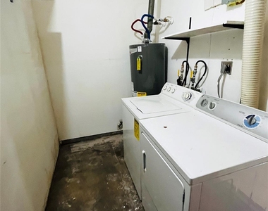13421 Utica Street - Photo Thumbnail 21