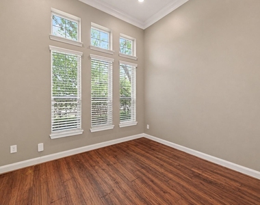 28602 Hayden Park Drive - Photo Thumbnail 5