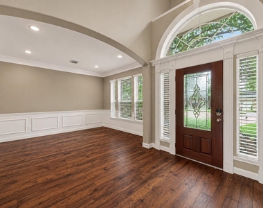 28602 Hayden Park Drive - Photo Thumbnail 3