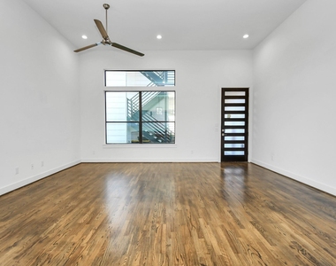 732 W 22nd Street - Photo Thumbnail 15