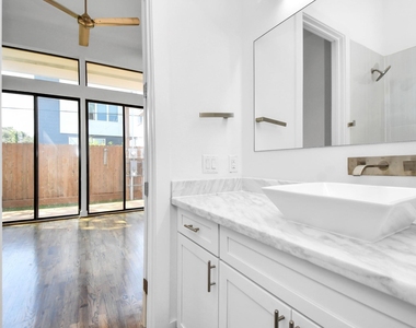 732 W 22nd Street - Photo Thumbnail 20