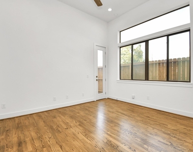 732 W 22nd Street - Photo Thumbnail 27