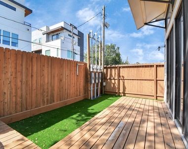 732 W 22nd Street - Photo Thumbnail 25