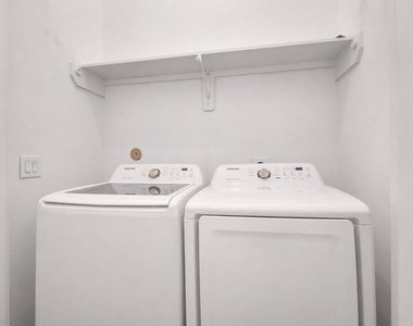 732 W 22nd Street - Photo Thumbnail 35