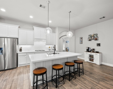 8136 Tyrell Heights Drive - Photo Thumbnail 36