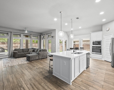 8136 Tyrell Heights Drive - Photo Thumbnail 32