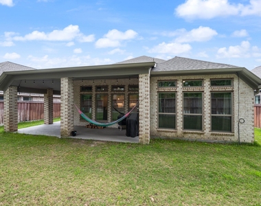 8136 Tyrell Heights Drive - Photo Thumbnail 7