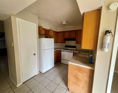 702 Hargest Street - Photo Thumbnail 6