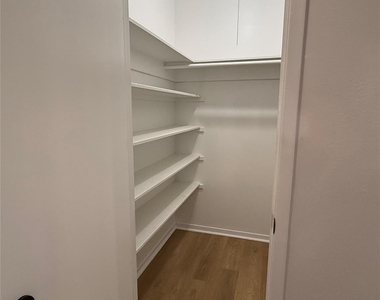 3206 Cascade Creek Drive - Photo Thumbnail 15