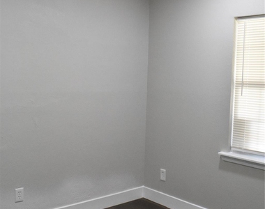 8113 Bigwood Street - Photo Thumbnail 9