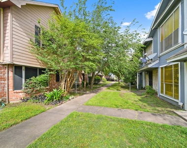 13464 Castilian Drive - Photo Thumbnail 10